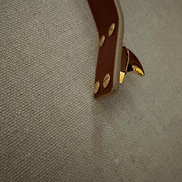 Givenchy leather bracelet w Swarovski crystals, faceted beads & shark tooth lock - Picture 12 of 14